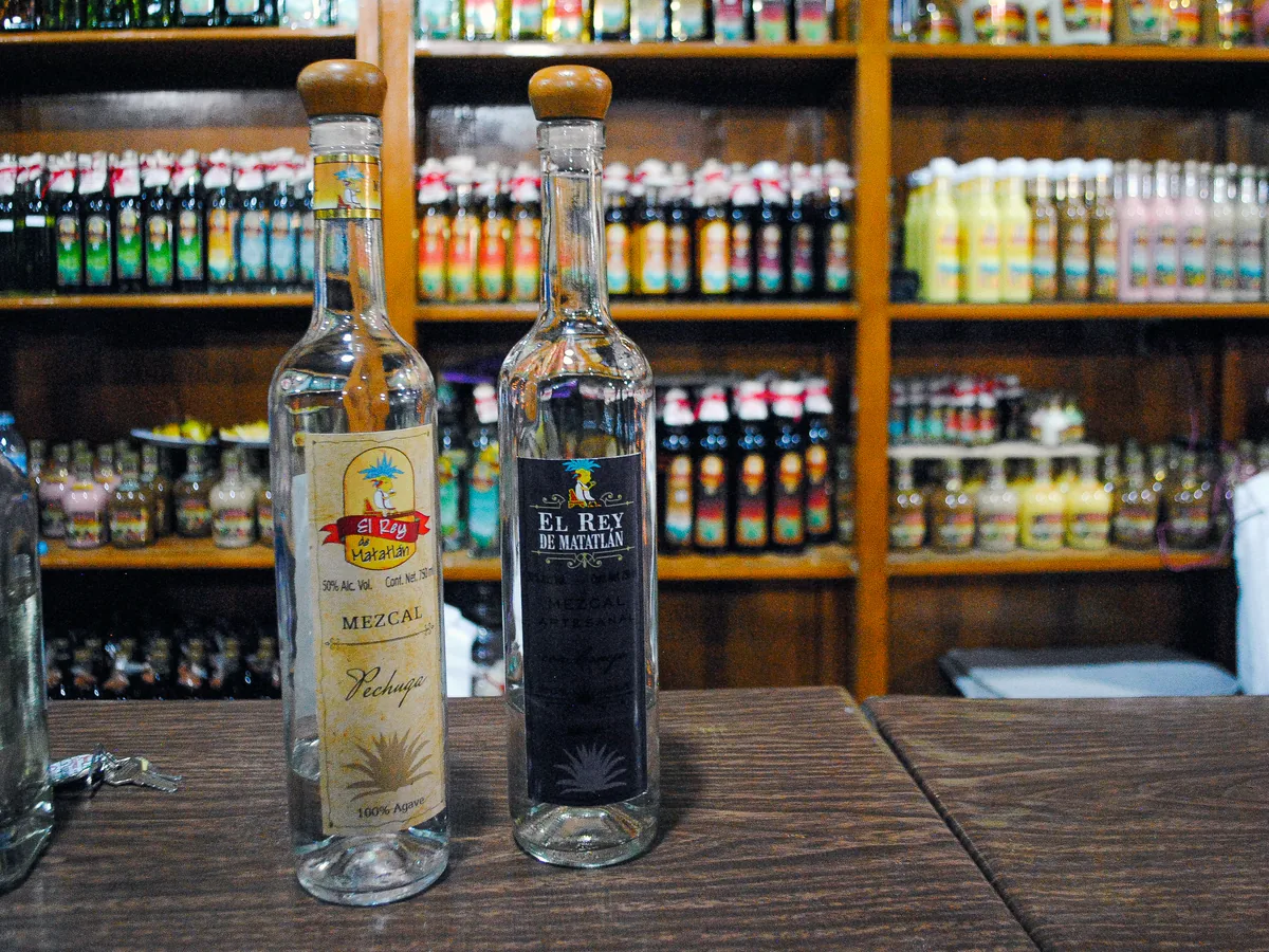 Set de 4 vasos de mezcal de barro